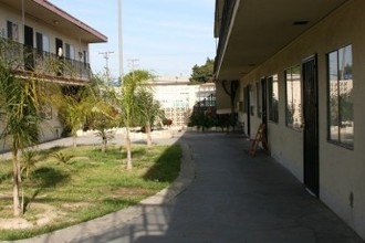 Atlantic Avenue Apartments in Long Beach, CA - Building Photo - Building Photo