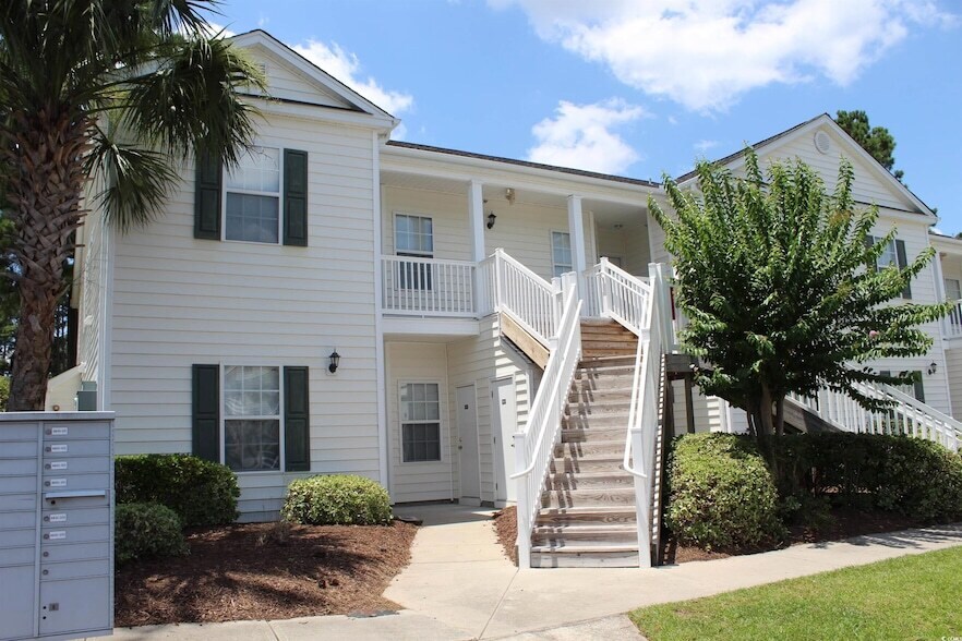 4935 Crab Pond Ct, Unit 201 in Myrtle Beach, SC - Building Photo