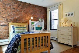 9 South St-Unit -Apt 3 in Boston, MA - Building Photo - Building Photo