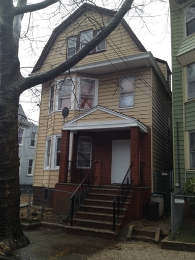 235 Ellis Ave in Irvington, NJ - Building Photo