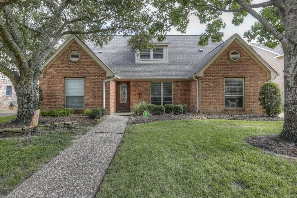 12439 Piping Rock Dr in Houston, TX - Foto de edificio
