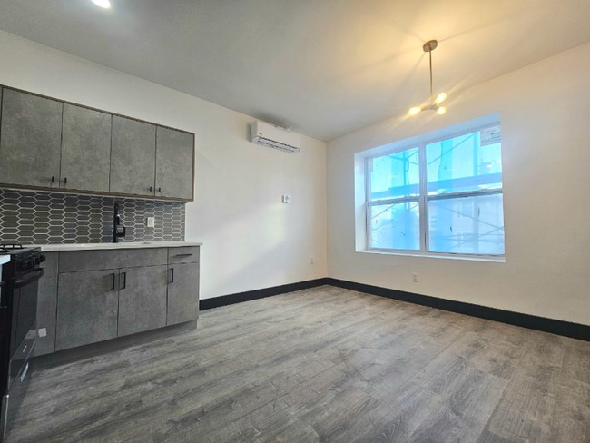 11 Thomas St, Unit 1 in Newark, NJ - Building Photo - Building Photo