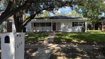 37 N Missouri Ave in Weslaco, TX - Building Photo