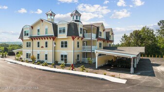 40 Zackery Way in Old Forge, PA - Building Photo