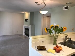 826 Boardwalk Pl, Unit 826 Boardwalk Place in Redwood City, CA - Foto de edificio - Building Photo