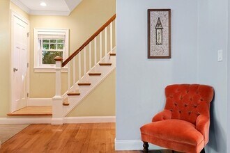 8 Arapahoe Rd in Newton, MA - Building Photo - Building Photo