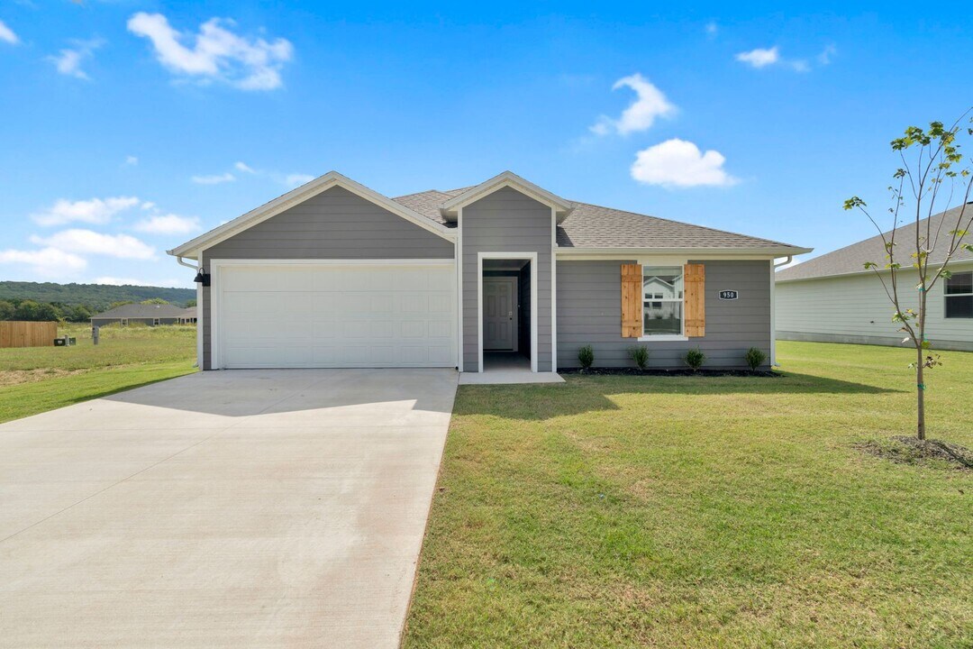 950 Rently St in Prairie Grove, AR - Building Photo