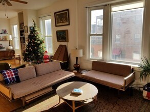 2350 W Augusta Blvd in Chicago, IL - Building Photo - Building Photo