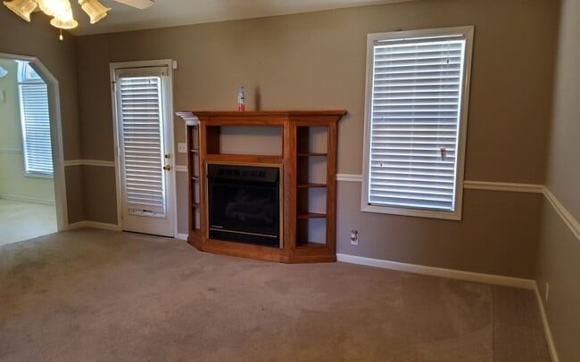 2890 Lancaster Dr in Sumter, SC - Building Photo - Building Photo