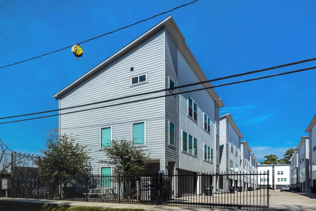 Martin Street Grove in Houston, TX - Foto de edificio