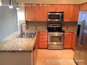 5440 Leary Ave NW-Unit -# 304 in Seattle, WA - Building Photo - Building Photo