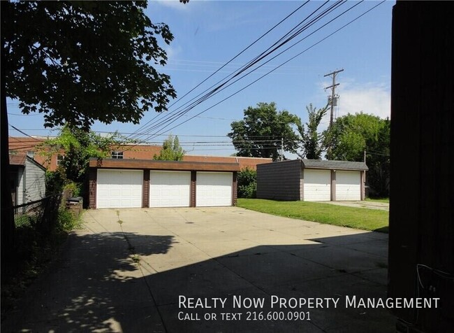 17003 Kenyon Rd in Shaker Heights, OH - Building Photo - Building Photo