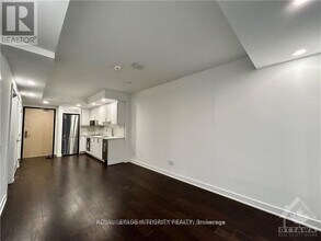 340-340 Queen St in Ottawa, ON - Building Photo - Building Photo