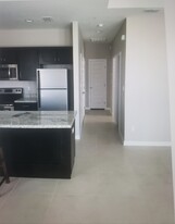 1516 Coyote Hills, Unit apt 3 in Edinburg, TX - Building Photo