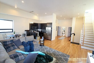 1032 Commonwealth Avenue, Unit 3 in Boston, MA - Foto de edificio - Building Photo