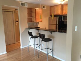 1445 Monroe Dr NE #E12