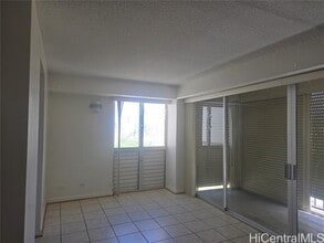 818 S King St in Honolulu, HI - Building Photo - Building Photo