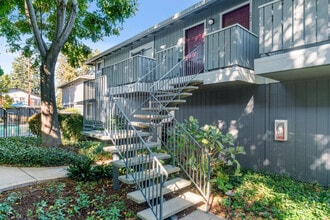 Pruneyard West in Campbell, CA - Foto de edificio - Building Photo
