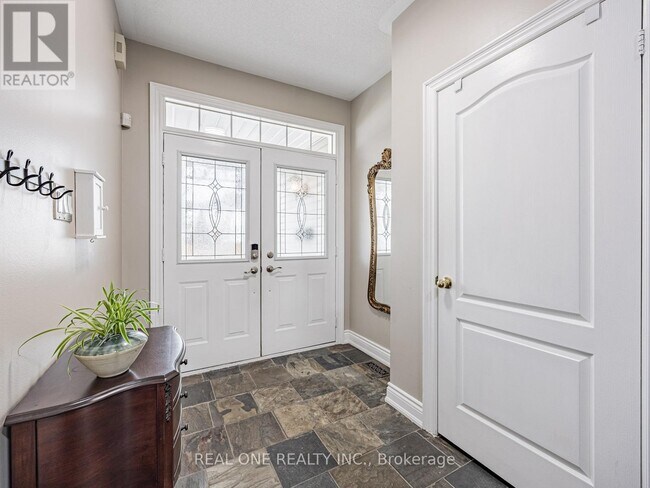 51 Hanson Crescent in Whitby, ON - Building Photo - Building Photo