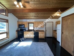 1782 SW Forest Ridge Ave in Bend, OR - Building Photo - Building Photo