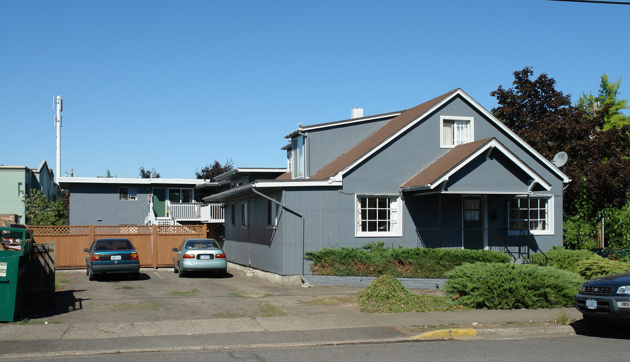 1884 Garden Ave in Eugene, OR - Building Photo