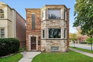 5400 W Berteau Ave in Chicago, IL - Building Photo