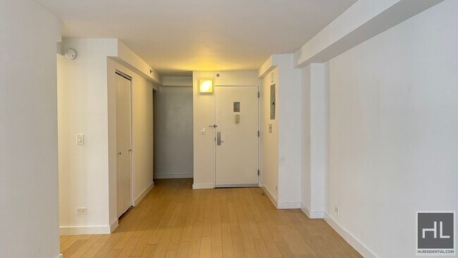 East 39th Street in New York, NY - Building Photo - Building Photo