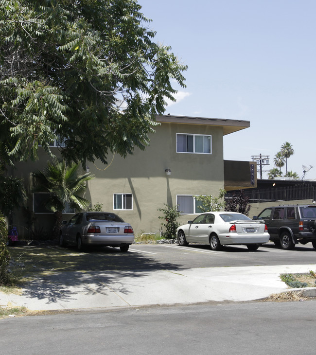 11419 Killion St in North Hollywood, CA - Foto de edificio - Building Photo