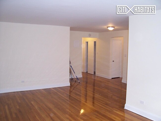 108-50 62nd Dr-Unit -4J in Queens, NY - Foto de edificio - Building Photo