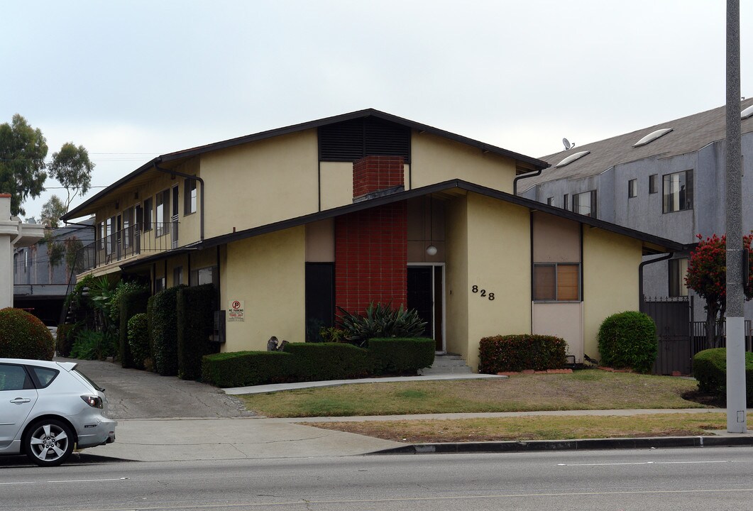 828 Centinela Ave in Inglewood, CA - Foto de edificio