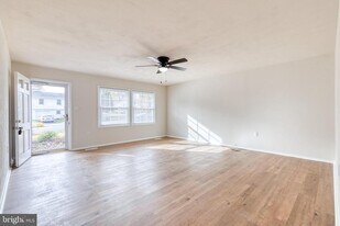 2274 Dairy Farm Rd in Gambrills, MD - Building Photo