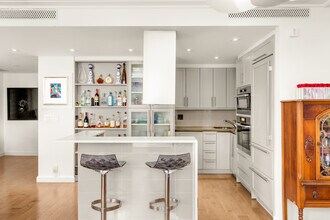 188 E 70th St in New York, NY - Building Photo - Building Photo