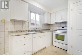 4036 Dunmow Crescent in Mississauga, ON - Building Photo - Building Photo