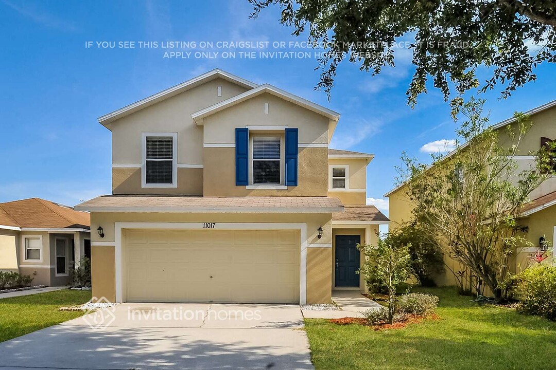 11017 Golden Silence Dr in Riverview, FL - Building Photo