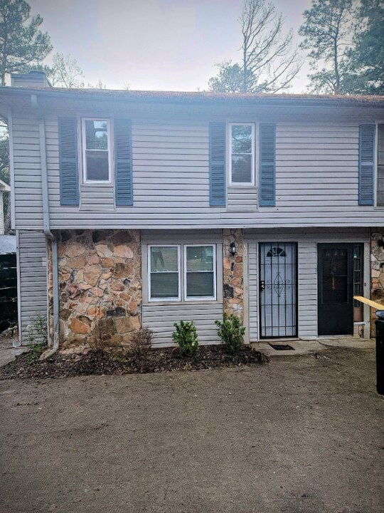 1420 Villa Pines Ct NW in Conyers, GA - Building Photo