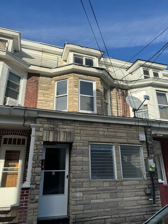 103A W Rowe St in Tamaqua, PA - Building Photo