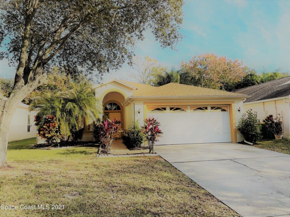 7016 Hammock Trace Dr in Melbourne, FL - Building Photo