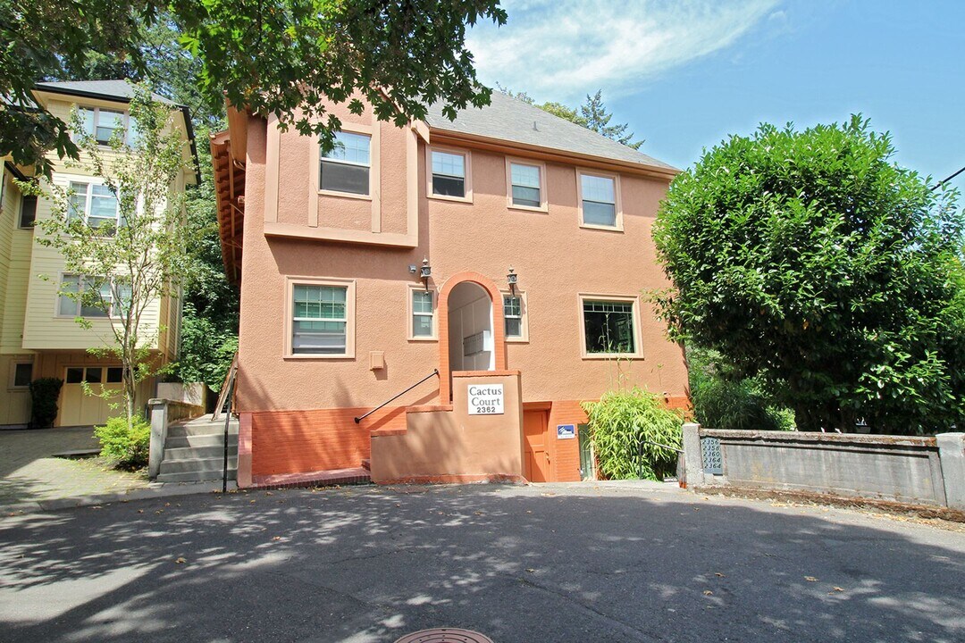2354-2362 SW Cactus Dr in Portland, OR - Building Photo