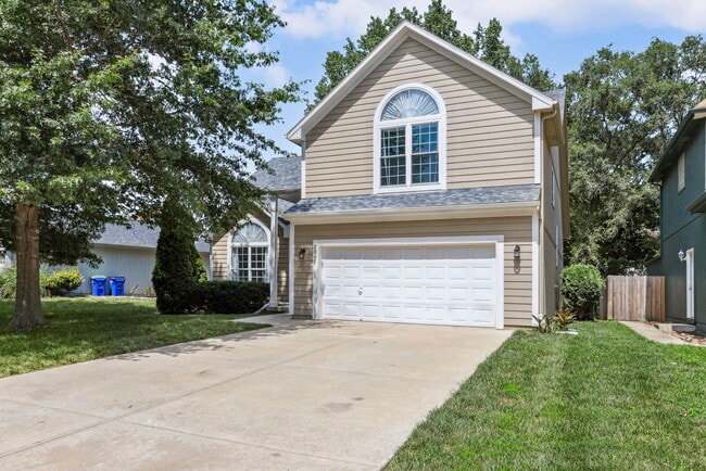 6361 Stevenson St in Shawnee, KS - Foto de edificio - Building Photo