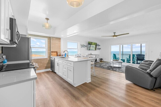 205 Jimmy Buffett Mem Hwy in Satellite Beach, FL - Building Photo - Building Photo