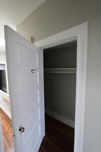 2929 Baker St photo'