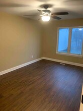 9 Greenwood Dr in Freehold, NJ - Foto de edificio - Building Photo