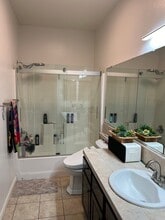 10818 Cypress Falls Ave, Unit 3102 in Bakersfield, CA - Foto de edificio - Building Photo