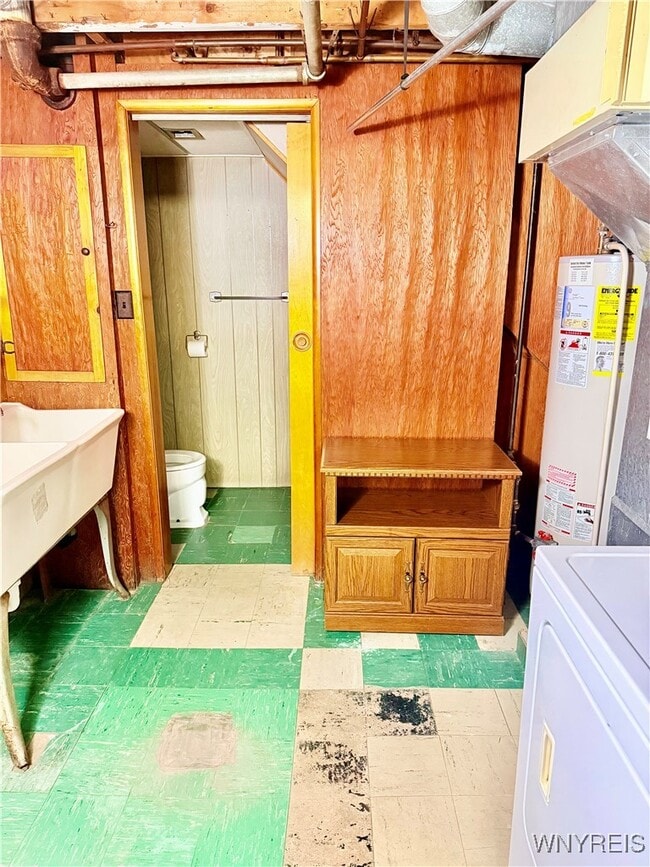 property at 85 Warsaw St