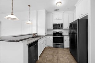 6122 W Mt Houston Rd in Houston, TX - Building Photo