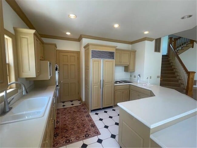 1055 Tanager Hl in Wayzata, MN - Building Photo - Building Photo