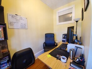 22 Belmont St, Unit 3 in Watertown, MA - Building Photo - Building Photo