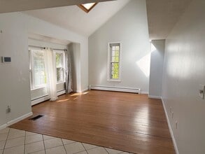 76 Ode Way in Manchester, NH - Building Photo - Building Photo