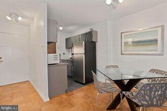 2201 L St NW in Washington, DC - Building Photo - Building Photo