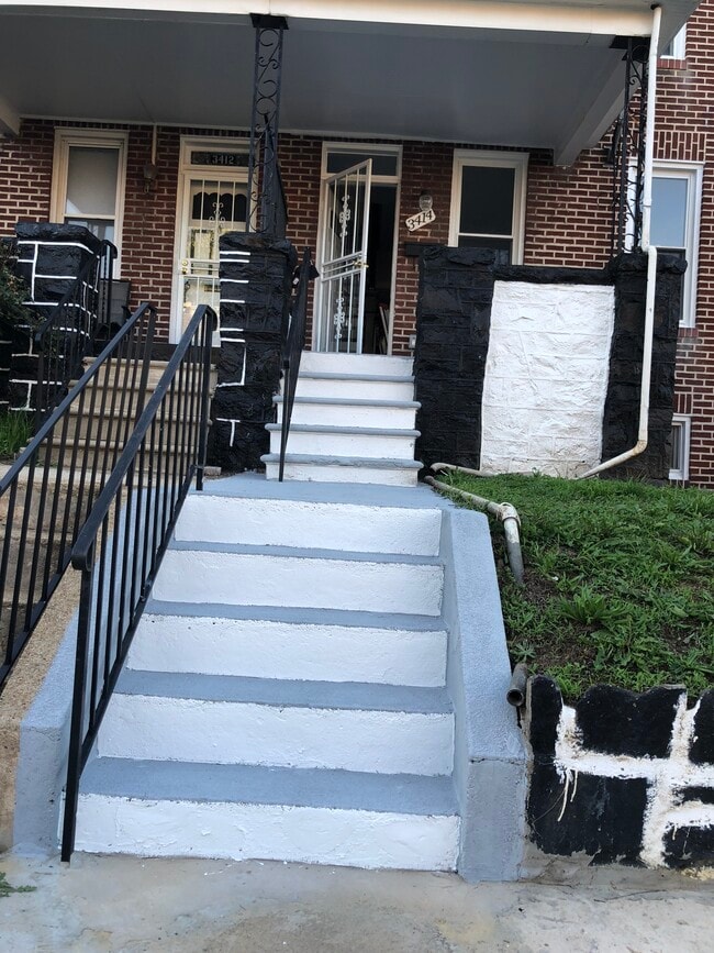 property at 3414 Ravenwood Ave